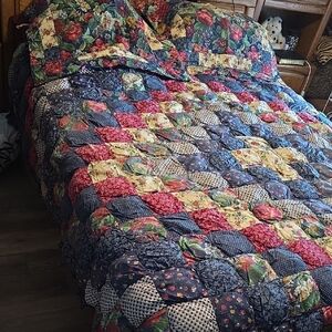 Floral Patchwork Quilt Set